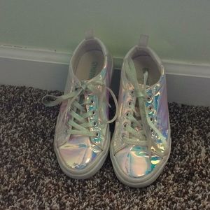 Holographic shoes